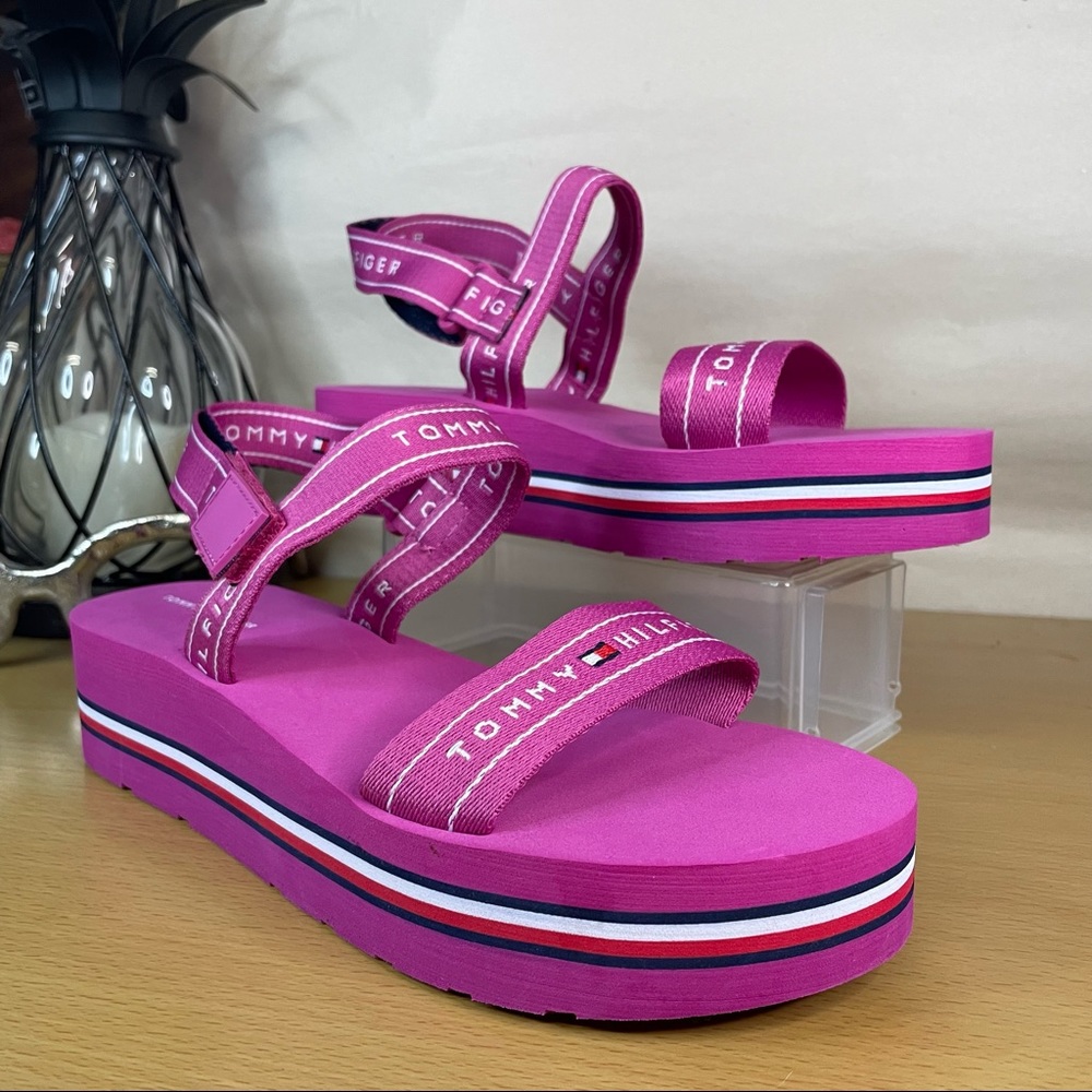 NEW Tommy Hilfiger Women’s Magenta Pink Velcro Strap ‘Twadia’ Platform Sandals
